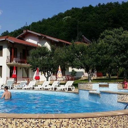 By The River Hotel Complex Balkanets  Экстерьер фото