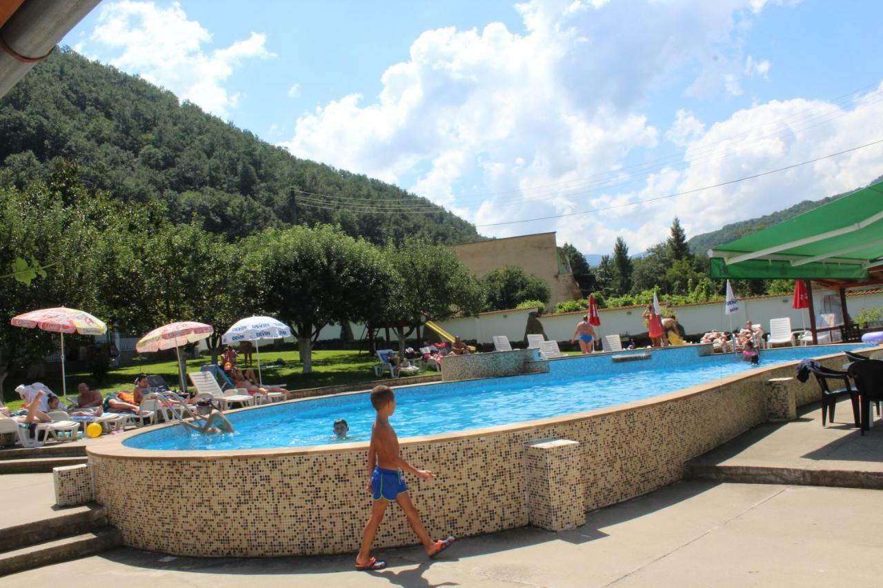 By The River Hotel Complex Balkanets  Экстерьер фото