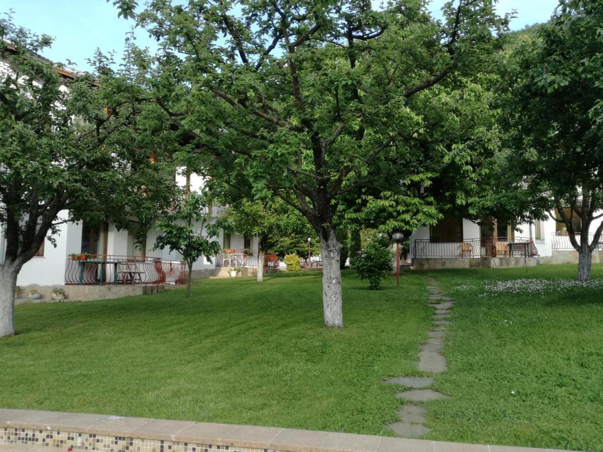 By The River Hotel Complex Balkanets  Экстерьер фото