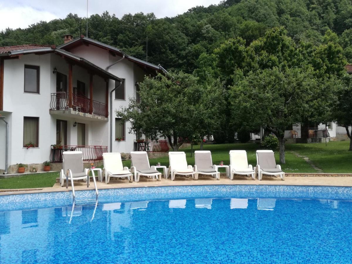 By The River Hotel Complex Balkanets  Экстерьер фото